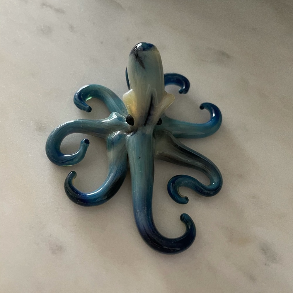 Glass blown octopus pendant